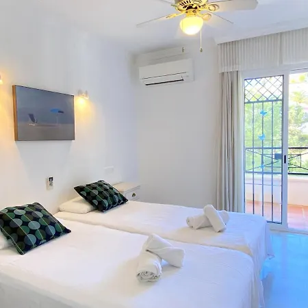 Lucena Private Pool Casasol * Нерха
