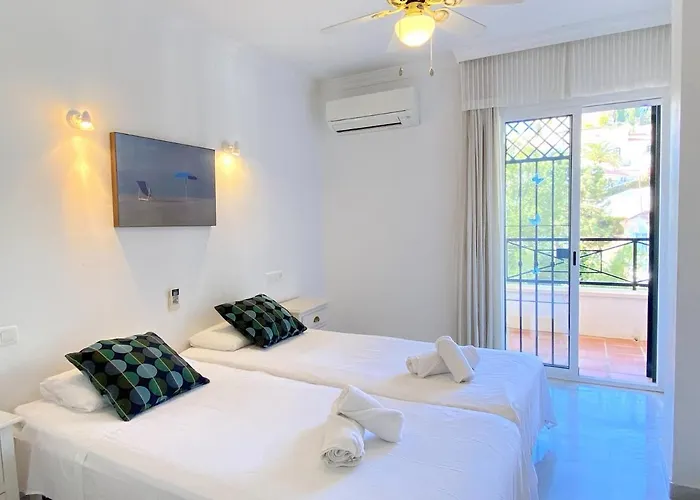 Lucena Private Pool Casasol * 네르하