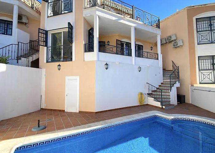 Lucena Private Pool Casasol *